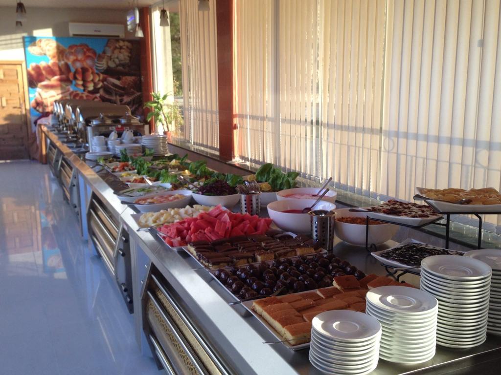 Al Anbat Hotel & Restaurant Ваді-Муса Екстер'єр фото