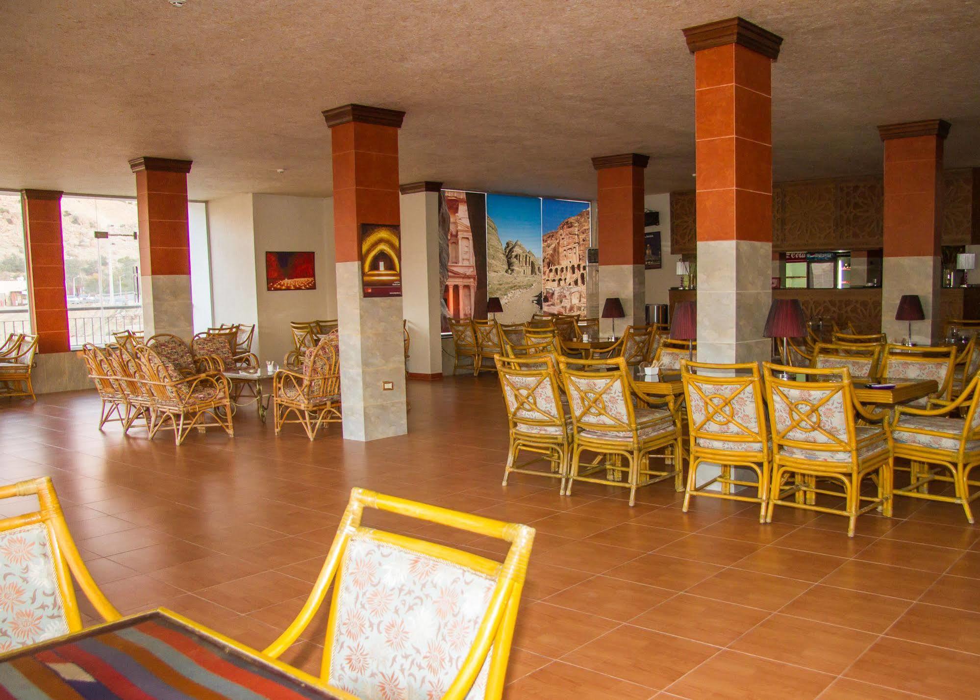 Al Anbat Hotel & Restaurant Ваді-Муса Екстер'єр фото