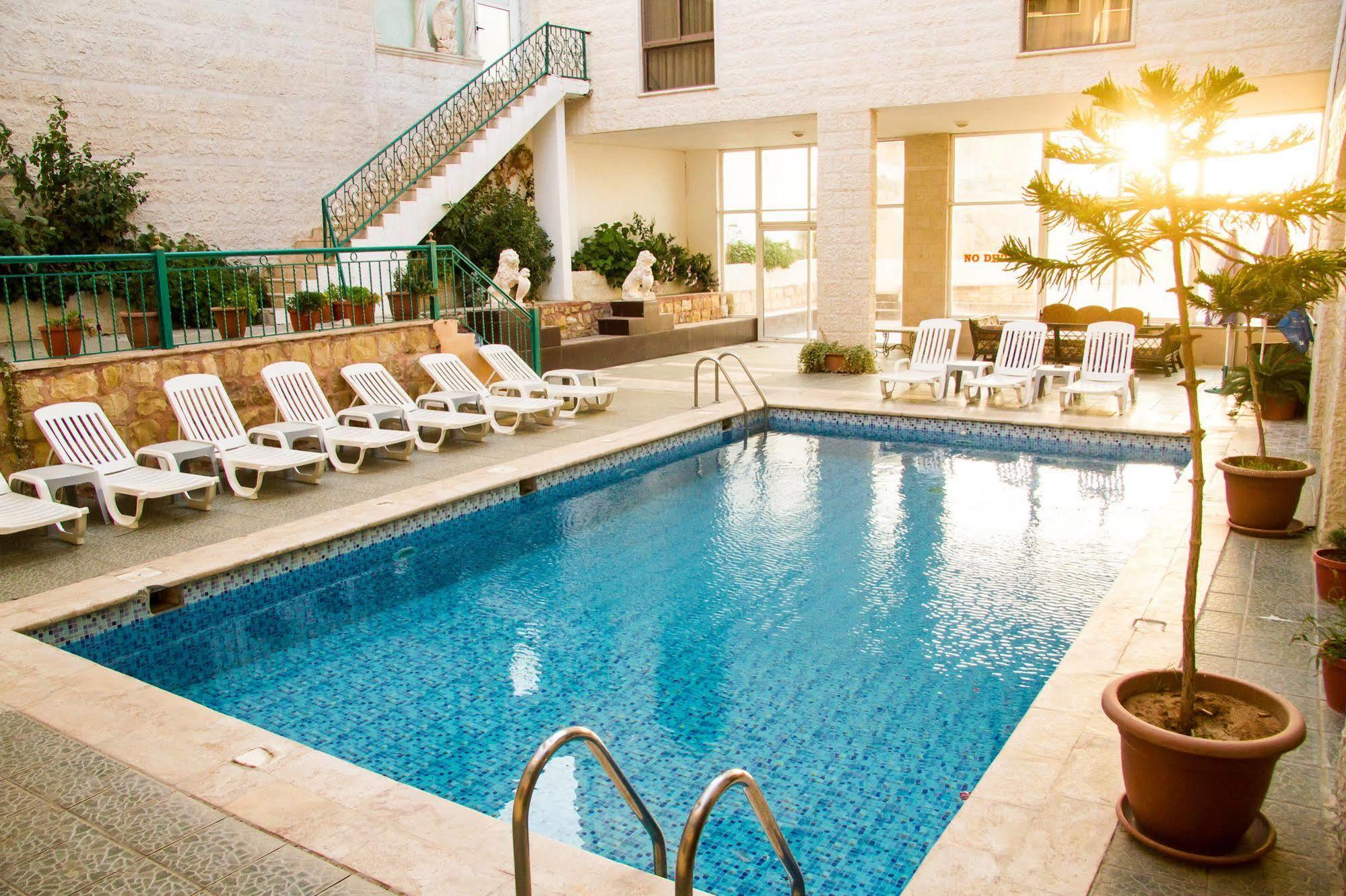 Al Anbat Hotel & Restaurant Ваді-Муса Екстер'єр фото