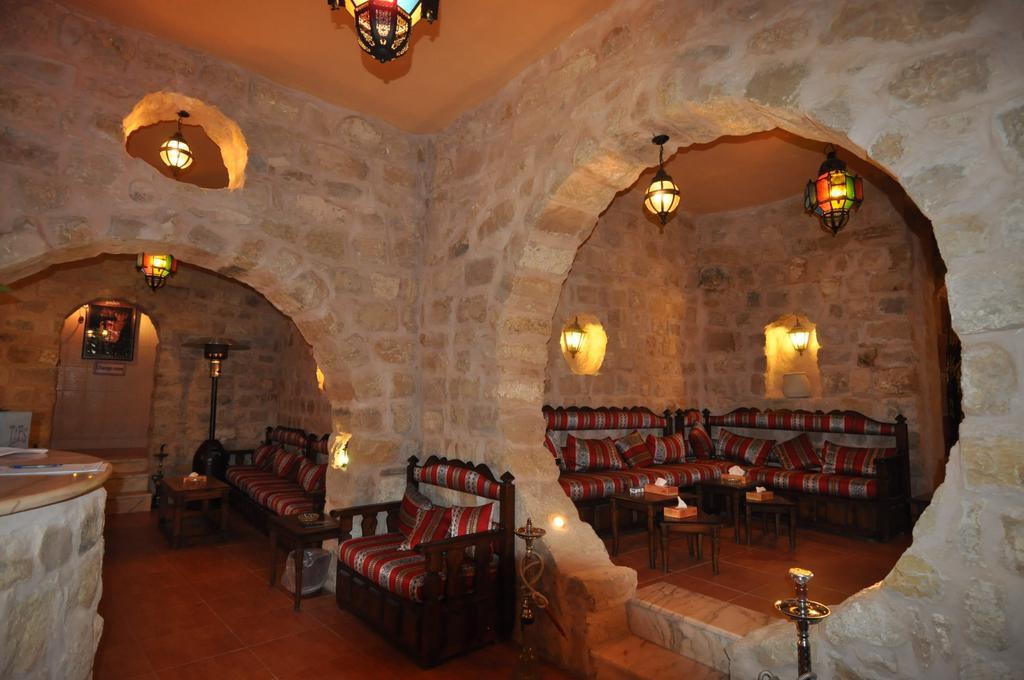 Al Anbat Hotel & Restaurant Ваді-Муса Екстер'єр фото